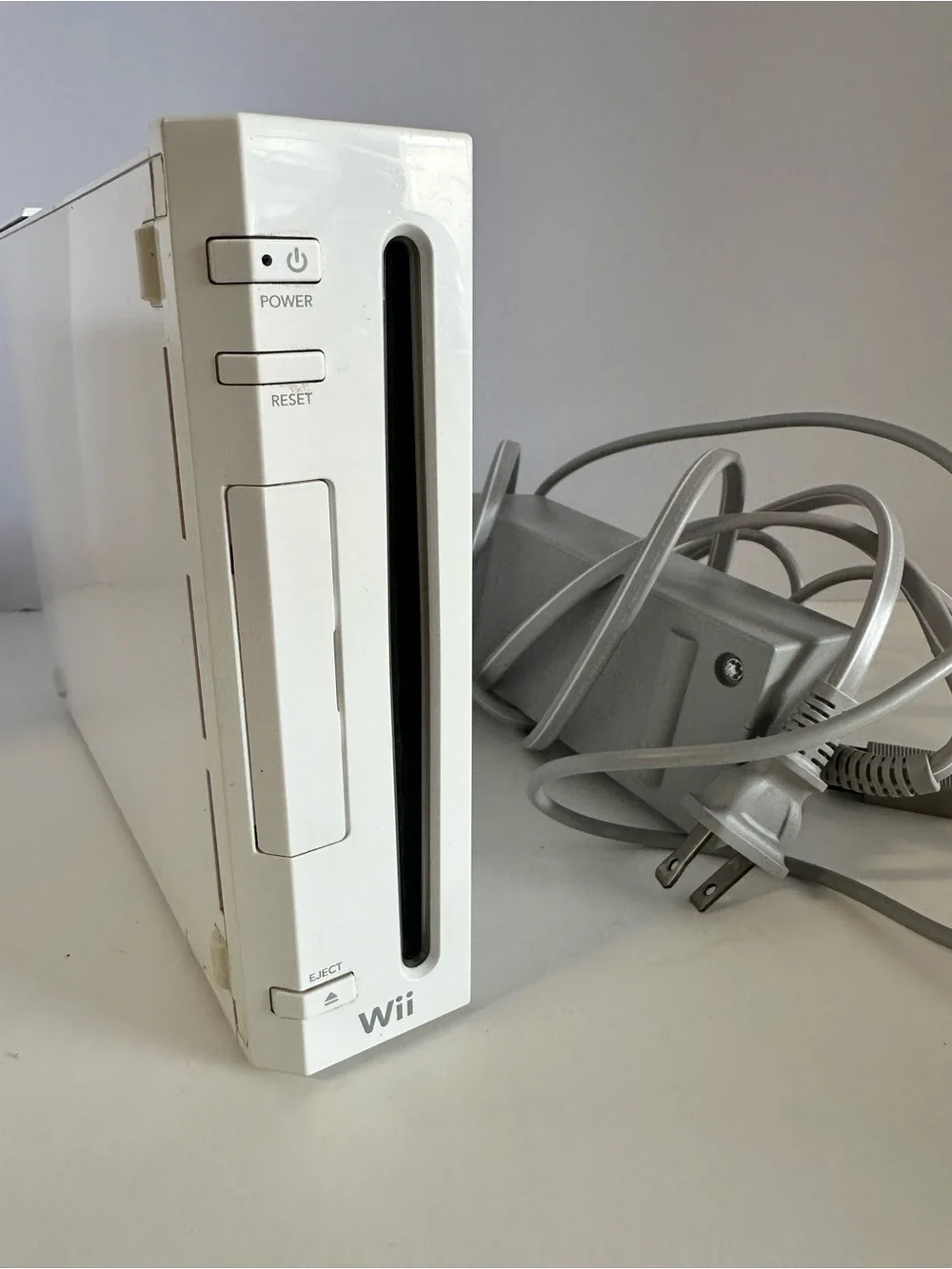 Nintendo Wii RVL-001 Gamecube Compatible White Console W/Cords Missing sensor